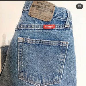 Perfect Wrangler mom jeans!